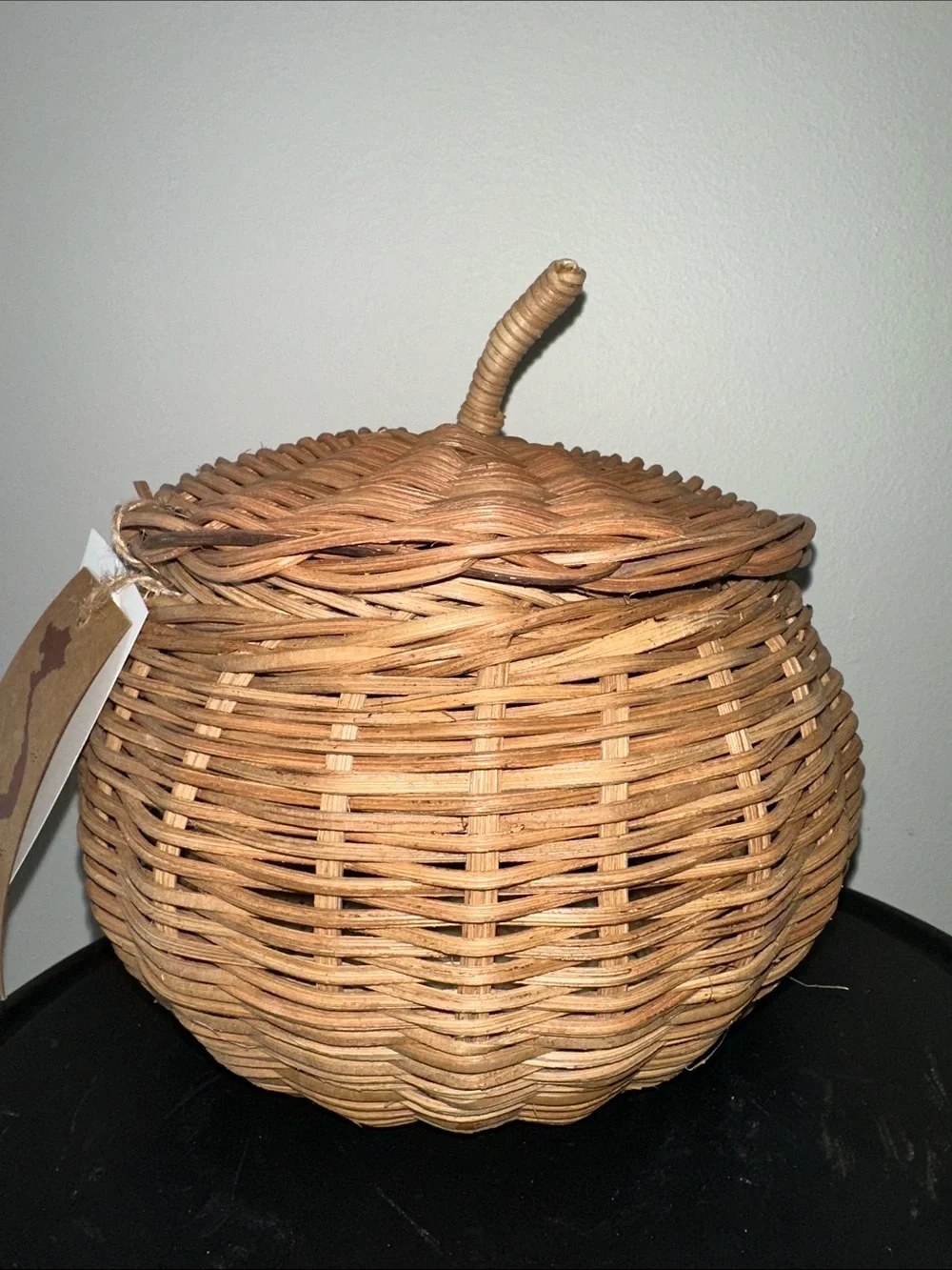 Woven Rattan pumpkin Basket with Lid - Natural Brown small